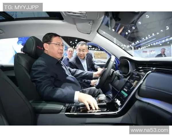 上海篮球队加速转型探索新战术引发热议与关注