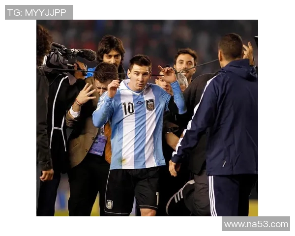 引发球迷愤怒的足球明星背后的争议与风波揭秘