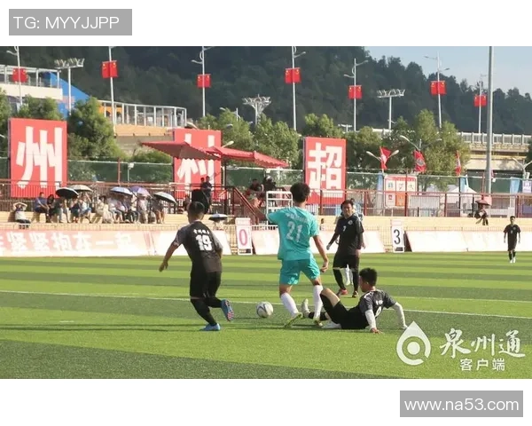 斗鸡眼足球明星的传奇人生与赛场风采揭秘