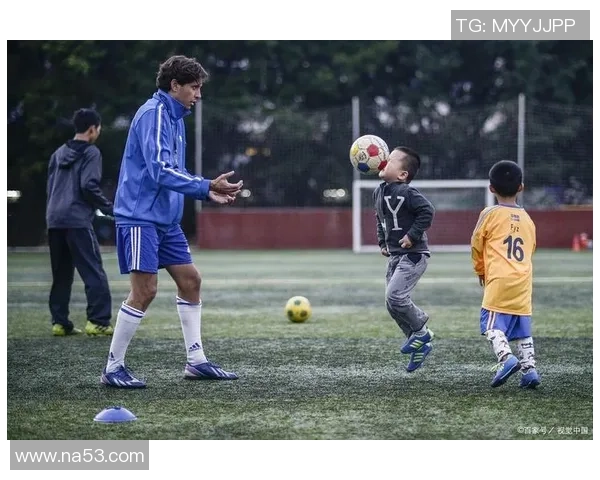 足球明星真实对话视频揭秘他们的职业生涯与生活趣事的精彩瞬间 足球明星真实对话视频揭秘他们的职业生涯与生活趣事的精彩瞬间